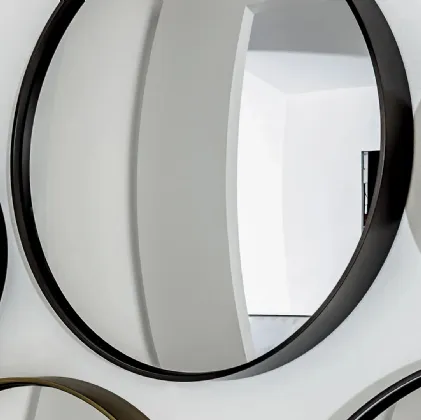 Specchio Sail concavo o convesso con cornice in metallo laccato di Sovet