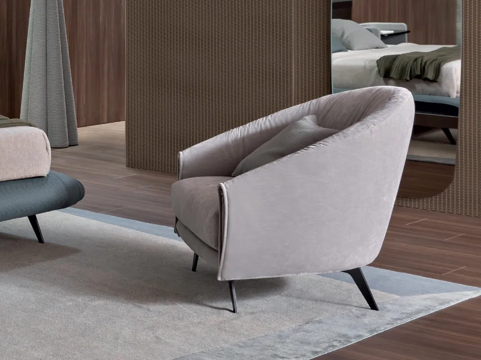 Poltroncina Saddle armchair in tessuto imbottito di Bonaldo