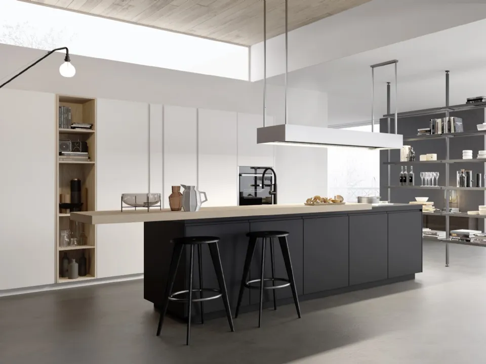 Cucina Moderna M2 Linea con isola in Fenix Nero e penisola in essenza Olmo sbiancato di Meson's Cucine