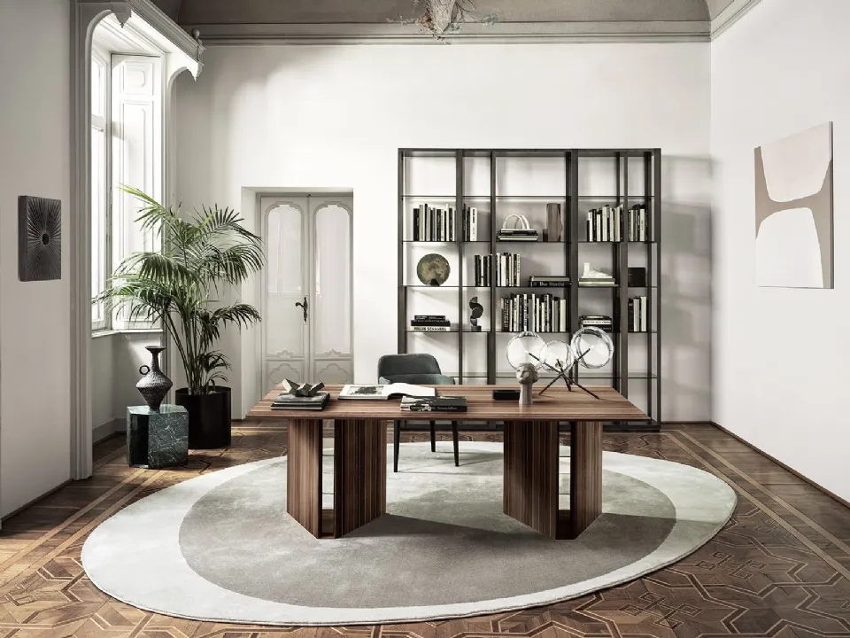 Scrivania direzionale Prism Desk in legno intarsiato con alluminio naturale di Gallotti&Radice